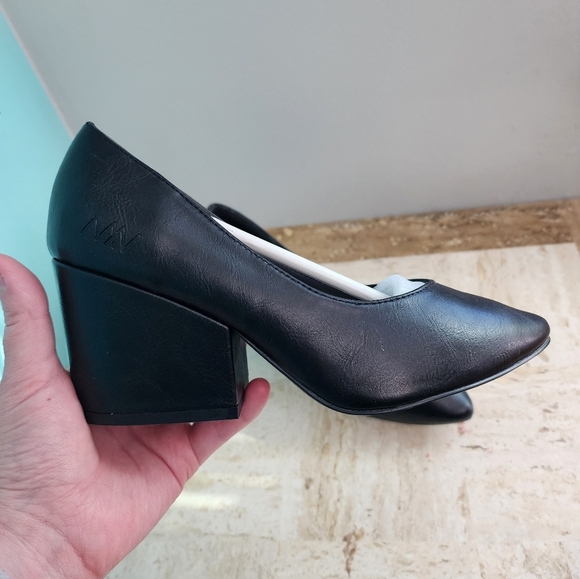 Matt and Nat Eco Ortholite Block Heels Stanley Black Size 5 - Picture 2 of 13